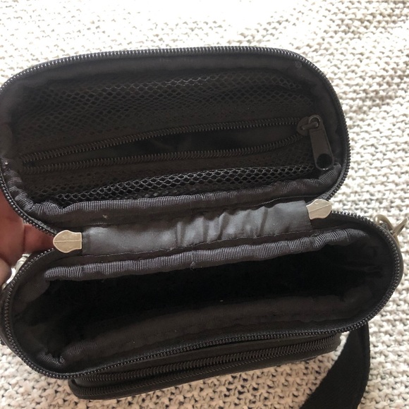 Camera bag for small digital camera - Picture 4 of 7